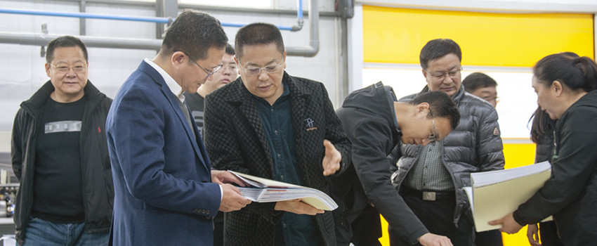 侯景濱走訪印刷、影像市場(chǎng)